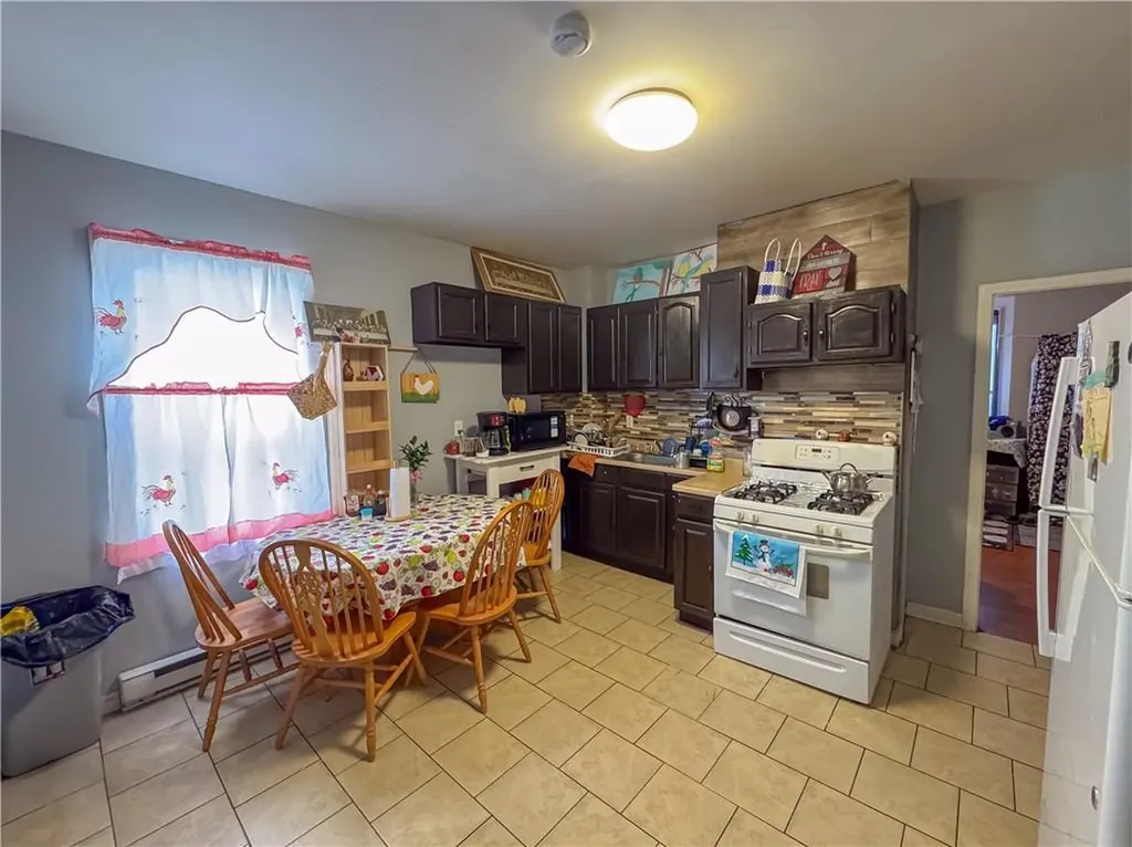 17 Pekin Street Providence RI 02908