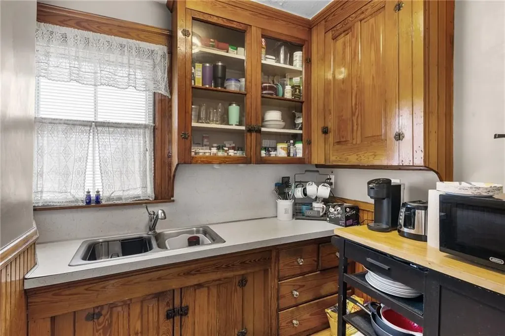 170 Bloomfield Street Pawtucket RI 02861