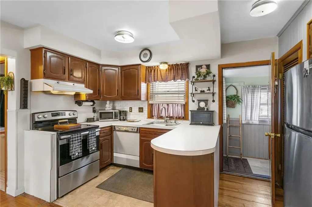 170 Bloomfield Street Pawtucket RI 02861