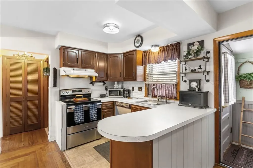 170 Bloomfield Street Pawtucket RI 02861