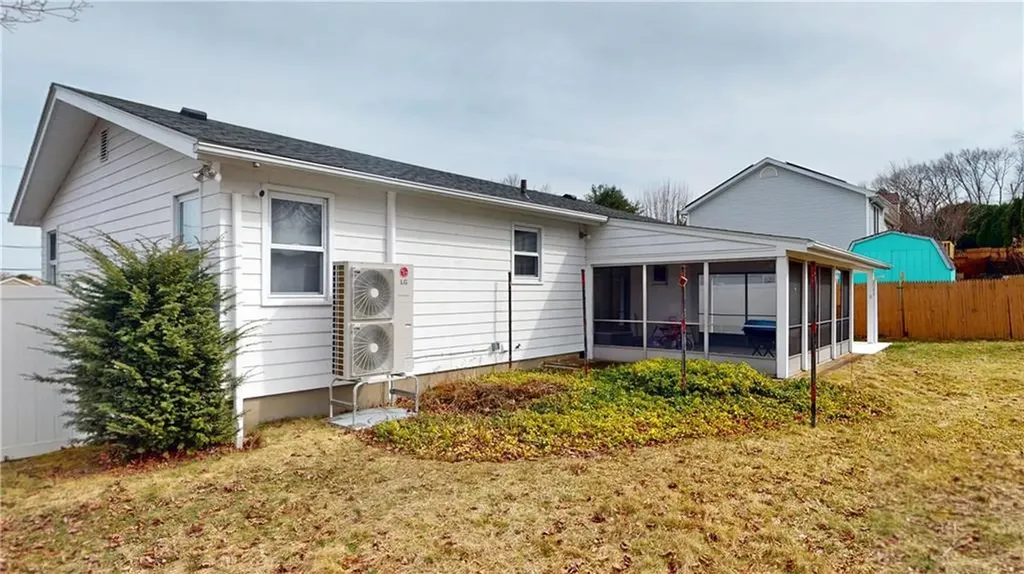 221 Rockwood Avenue Cranston RI 02920