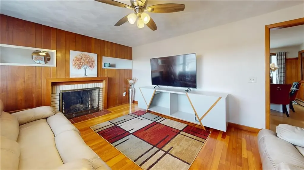 221 Rockwood Avenue Cranston RI 02920