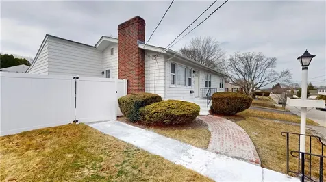 221 Rockwood Avenue Cranston RI 02920