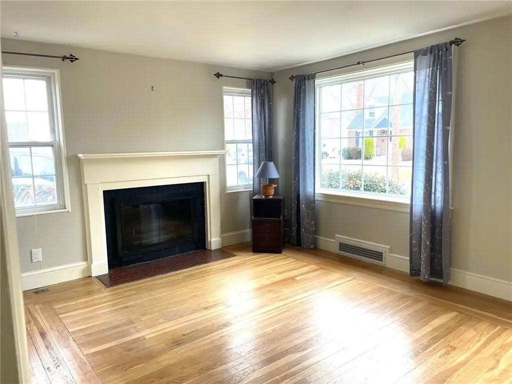 61 Mystic Drive Warwick RI 02889