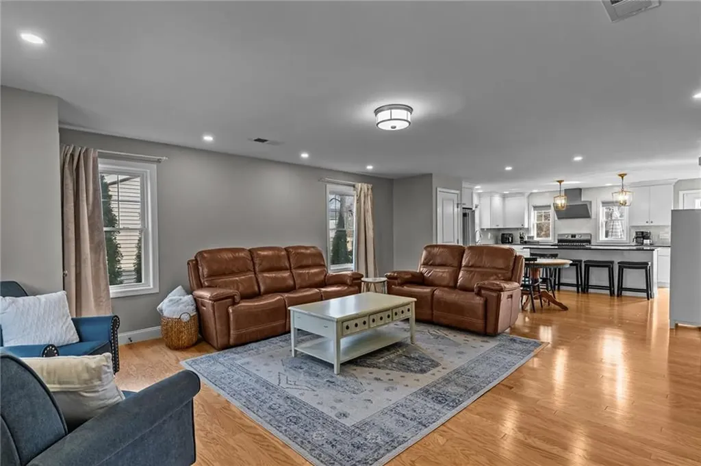 52 Guild Avenue Warwick RI 02889