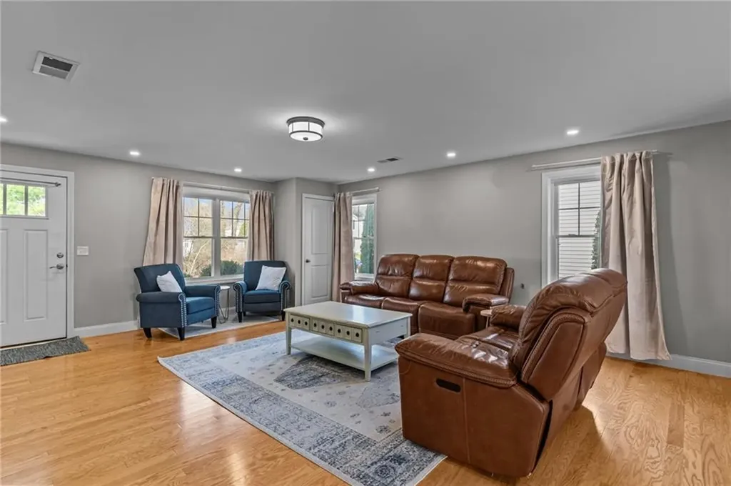 52 Guild Avenue Warwick RI 02889