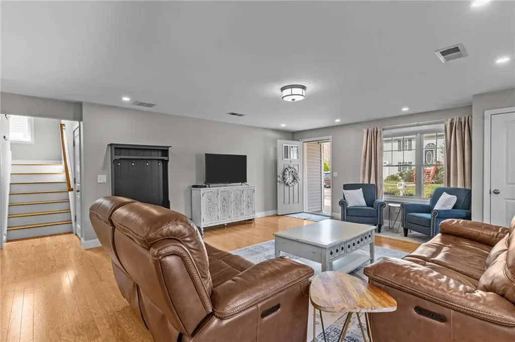 52 Guild Avenue Warwick RI 02889