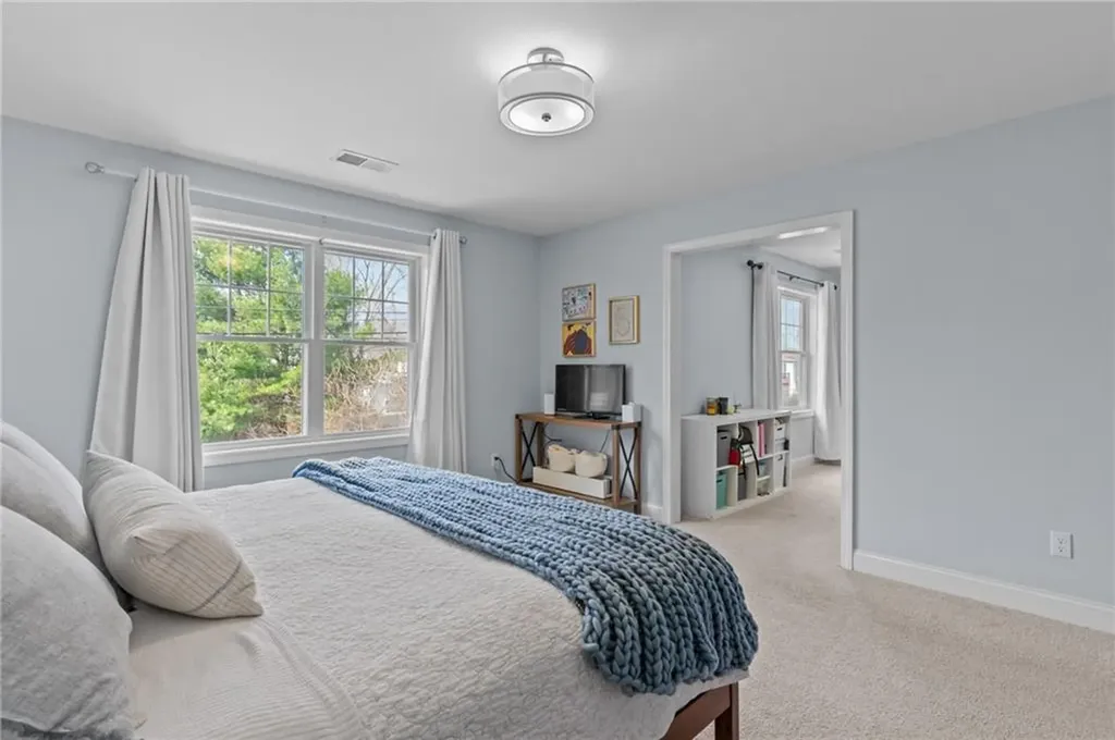 52 Guild Avenue Warwick RI 02889