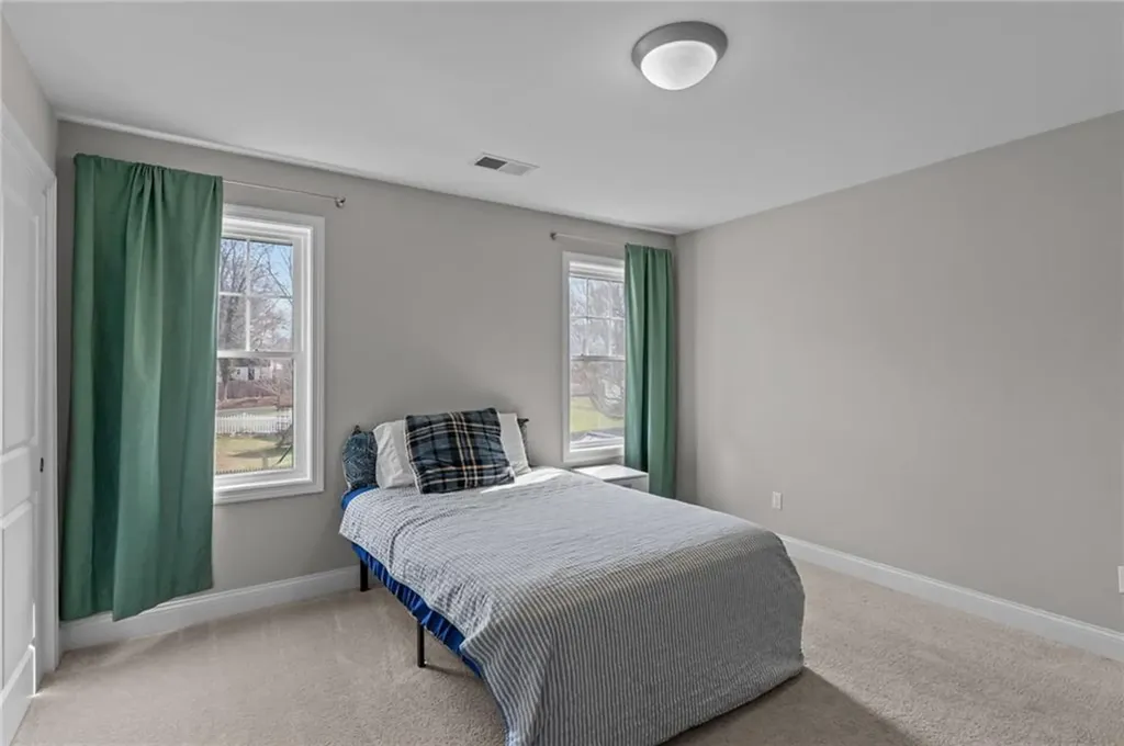 52 Guild Avenue Warwick RI 02889