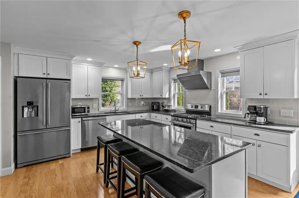 52 Guild Avenue Warwick RI 02889