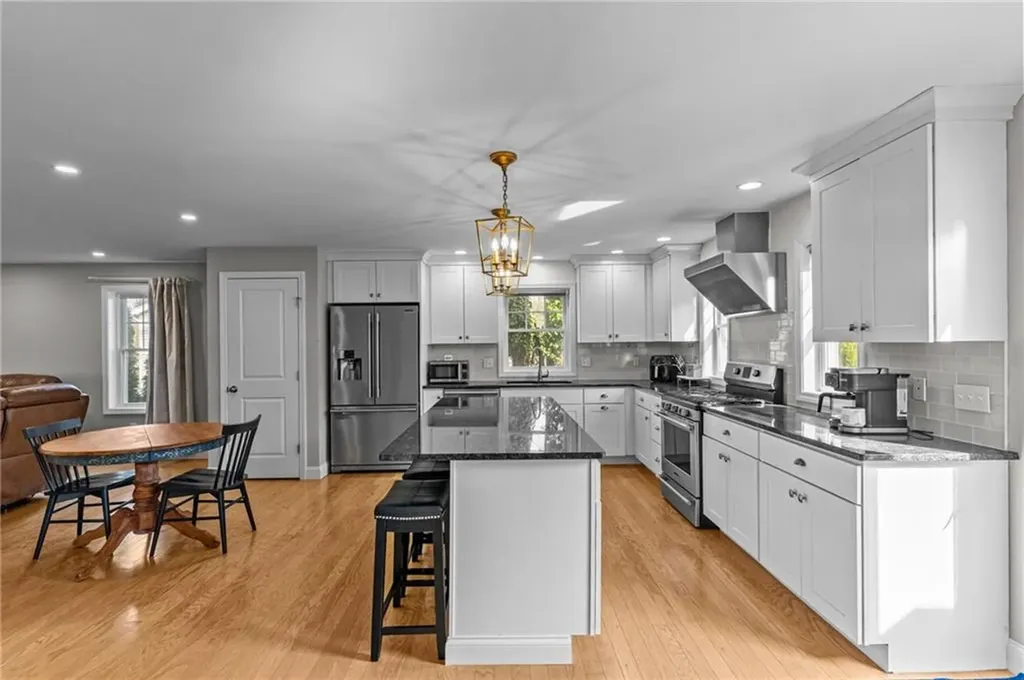 52 Guild Avenue Warwick RI 02889
