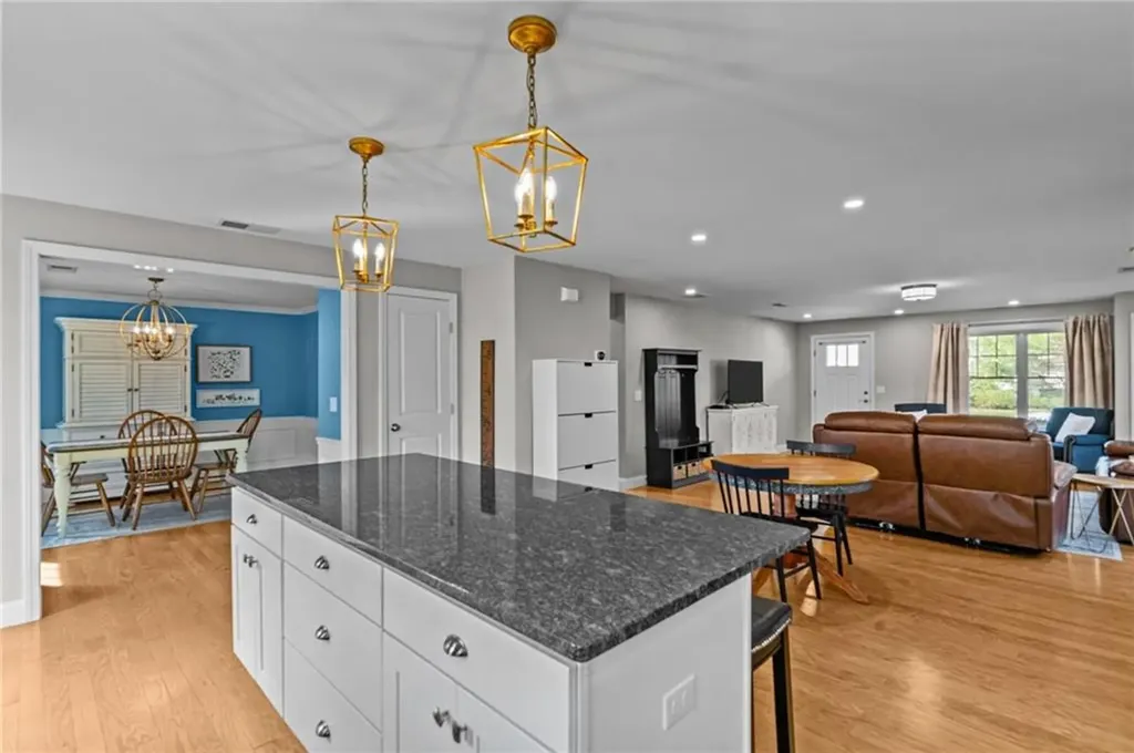 52 Guild Avenue Warwick RI 02889