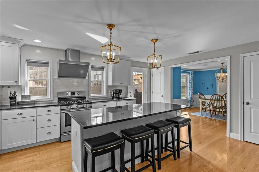 52 Guild Avenue Warwick RI 02889
