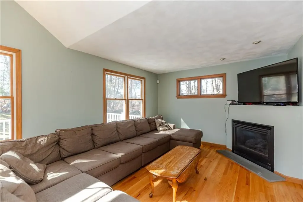 4 Robert Circle Johnston RI 02919