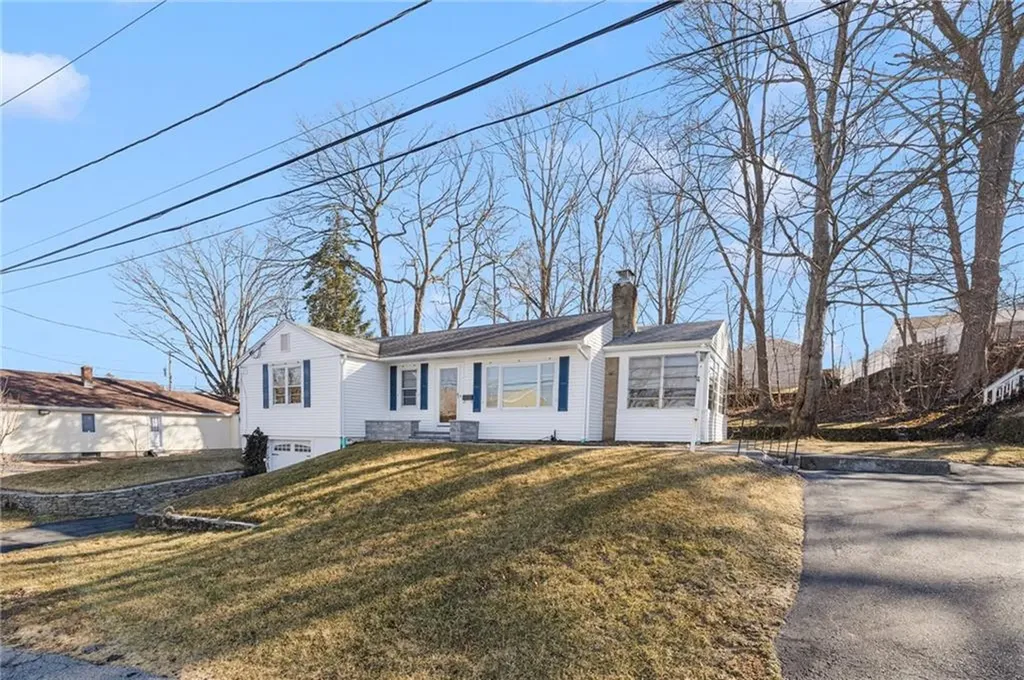 9 Raymond Avenue North Providence RI 02911