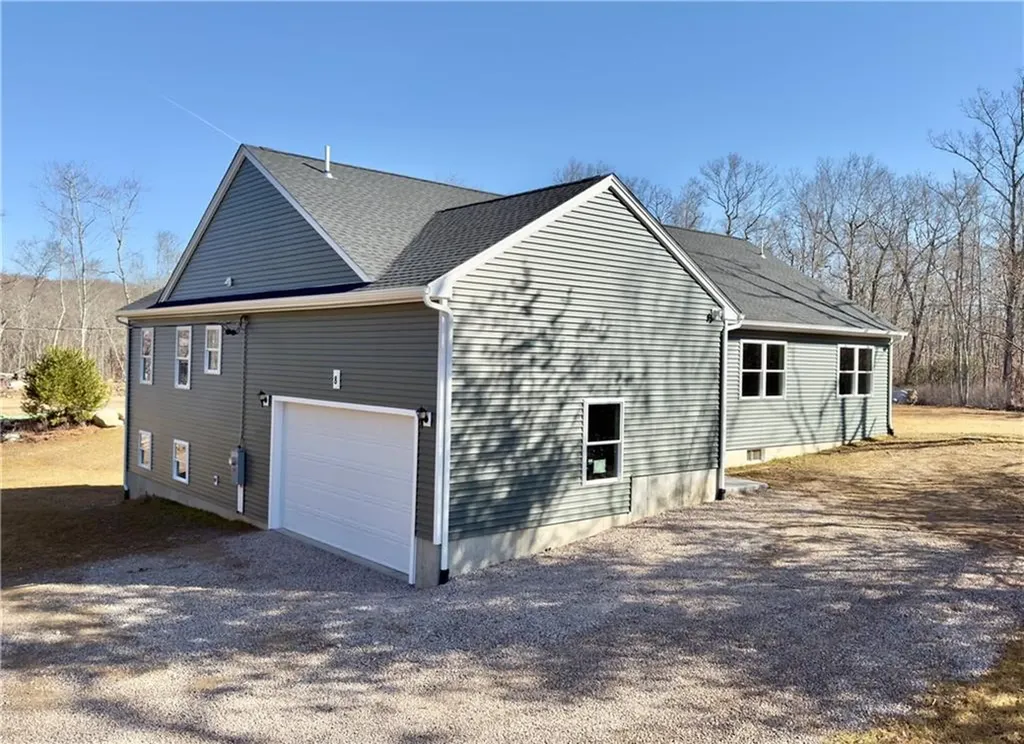 8 Fanning Place Hopkinton RI 02833