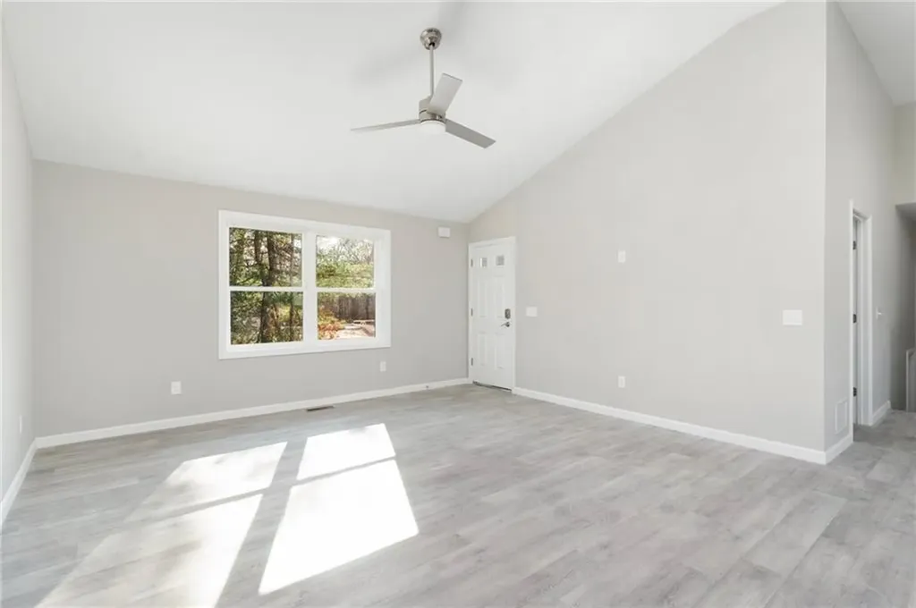 8 Fanning Place Hopkinton RI 02833