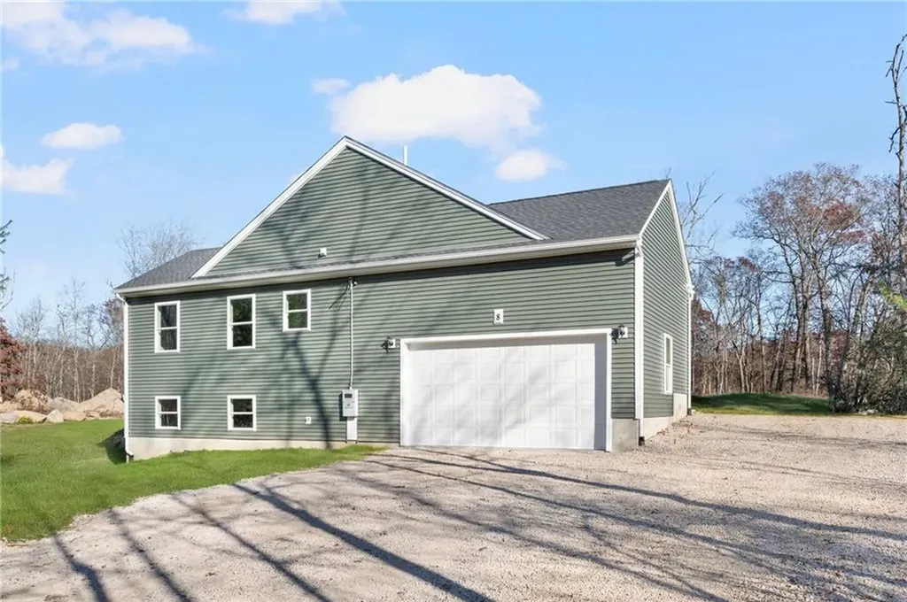 8 Fanning Place Hopkinton RI 02833