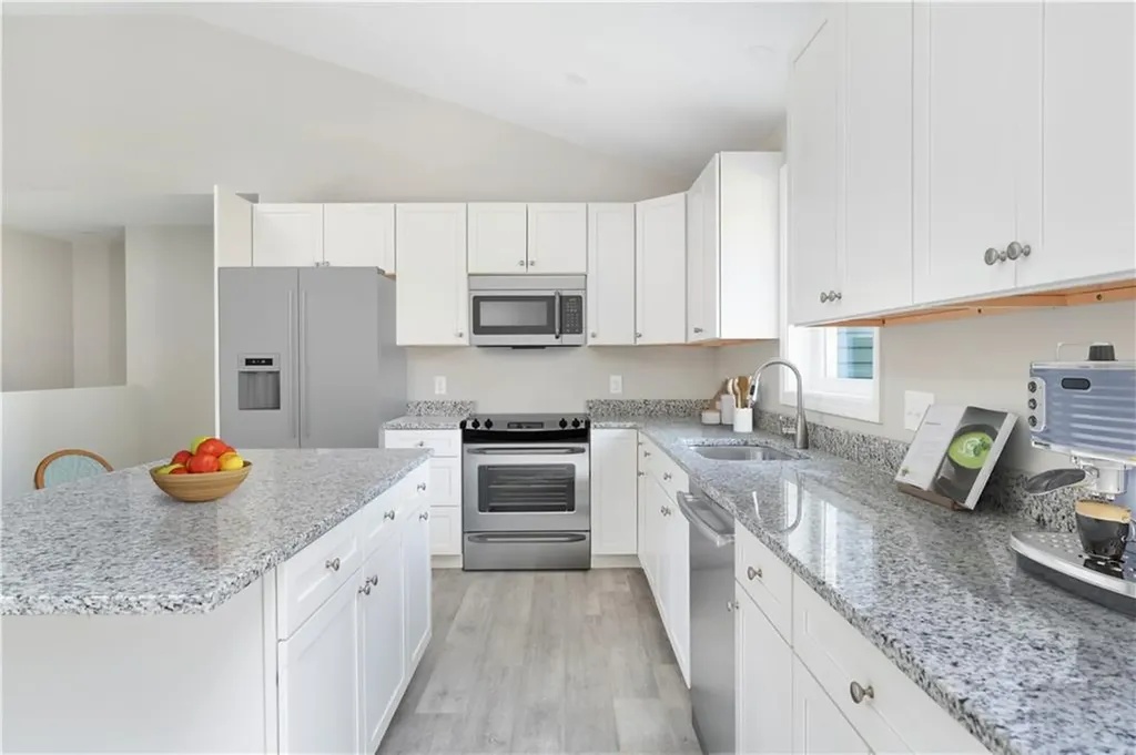 8 Fanning Place Hopkinton RI 02833