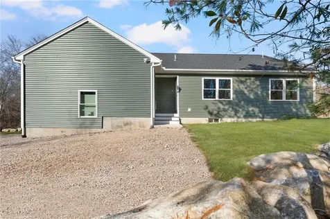 8 Fanning Place Hopkinton RI 02833