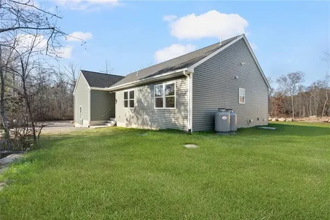 8 Fanning Place Hopkinton RI 02833