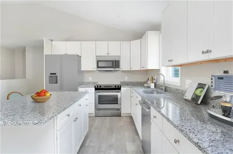 8 Fanning Place Hopkinton RI 02833