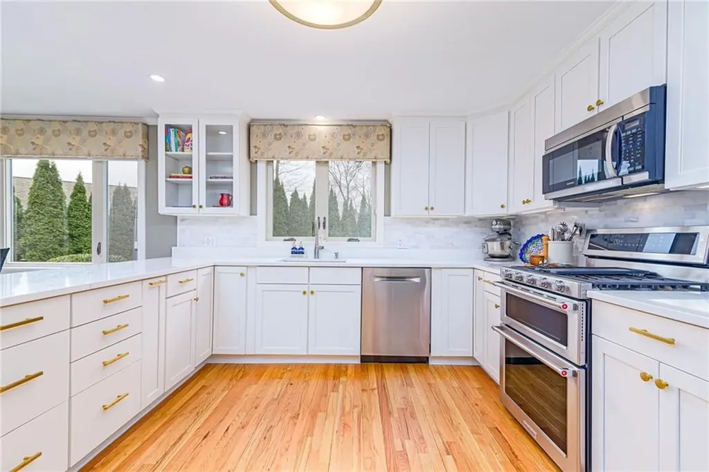 45 Surrey Drive Cranston RI 02920