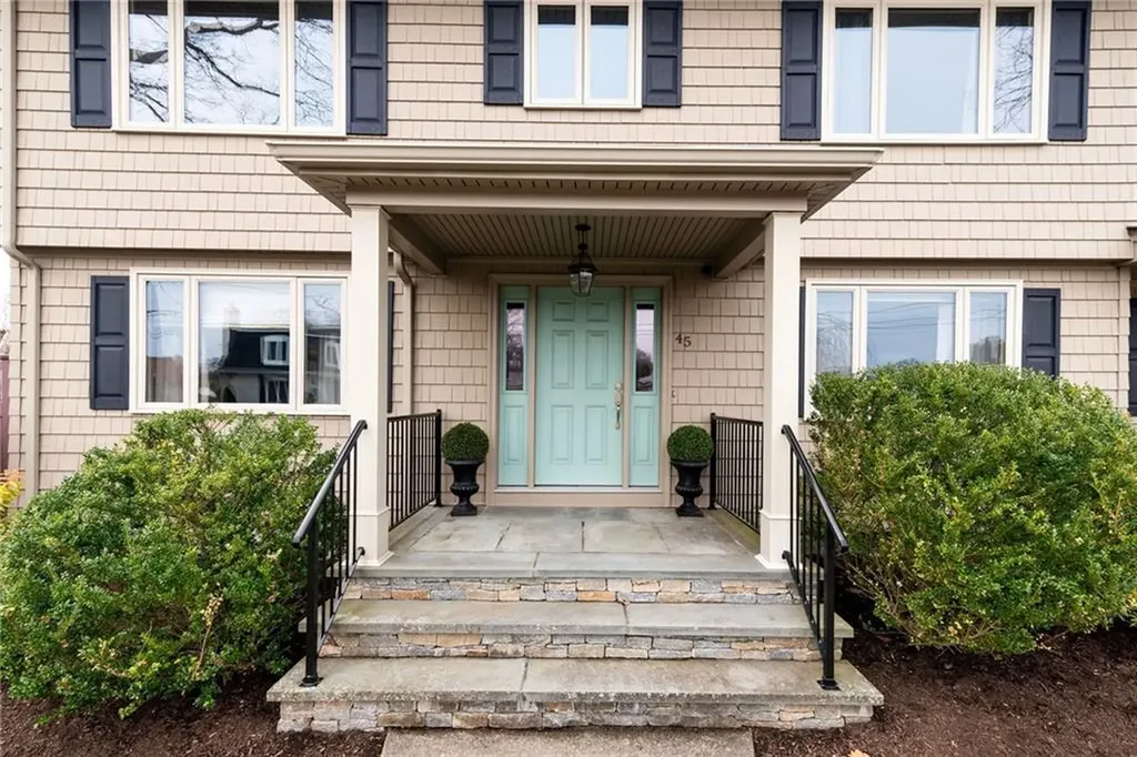 45 Surrey Drive Cranston RI 02920