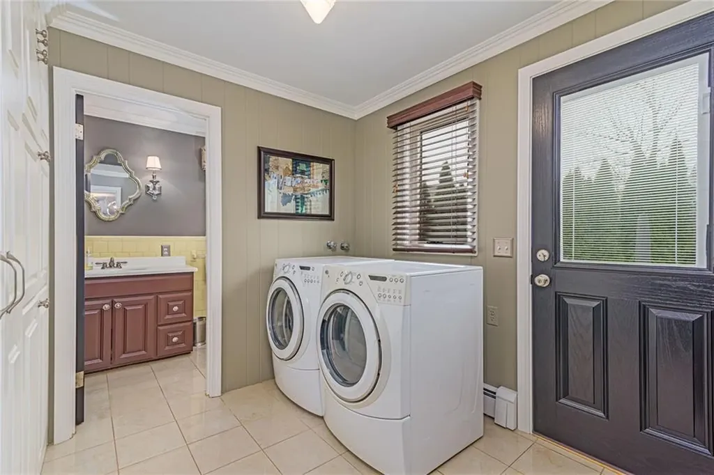 45 Surrey Drive Cranston RI 02920
