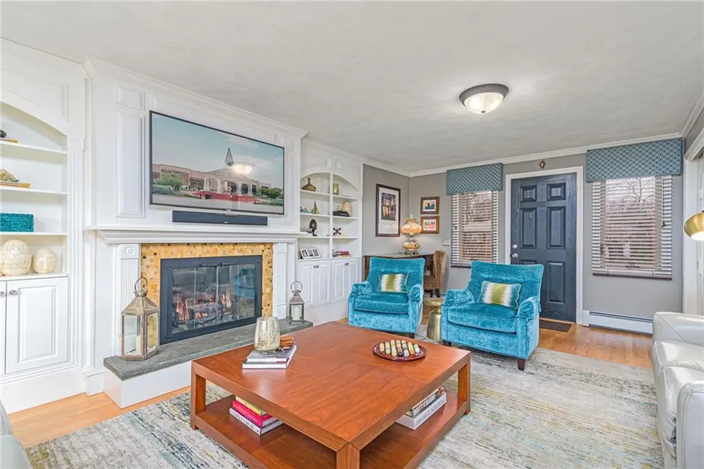 45 Surrey Drive Cranston RI 02920