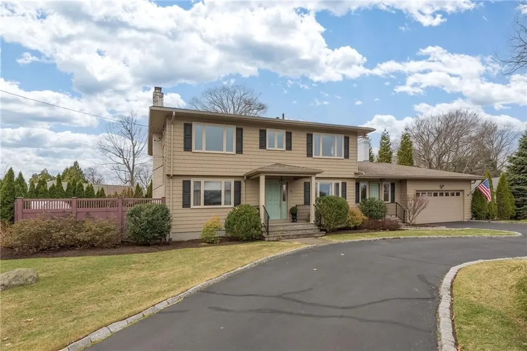 45 Surrey Drive Cranston RI 02920