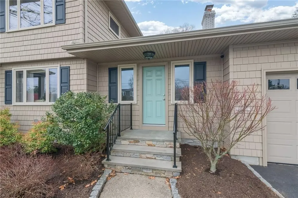 45 Surrey Drive Cranston RI 02920