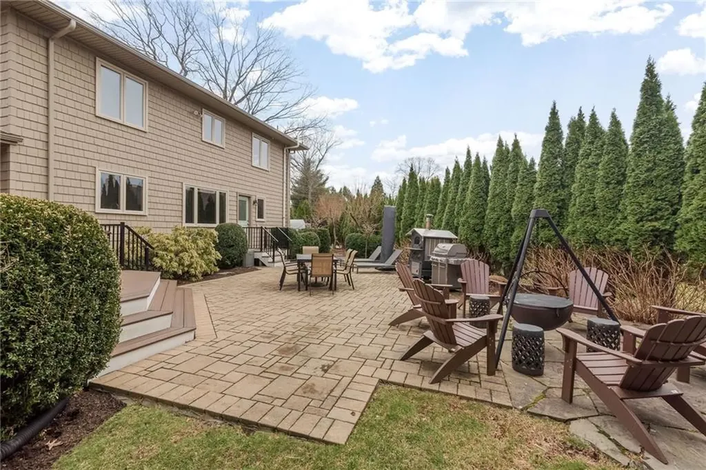 45 Surrey Drive Cranston RI 02920