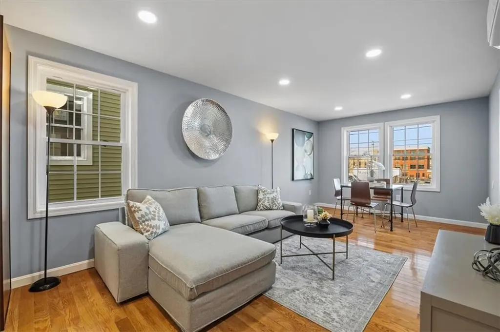 184 Oconnell Street Providence RI 02905