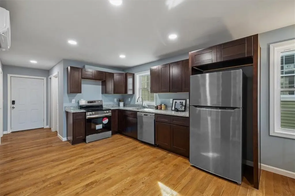184 Oconnell Street Providence RI 02905