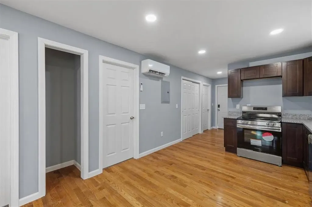 184 Oconnell Street Providence RI 02905