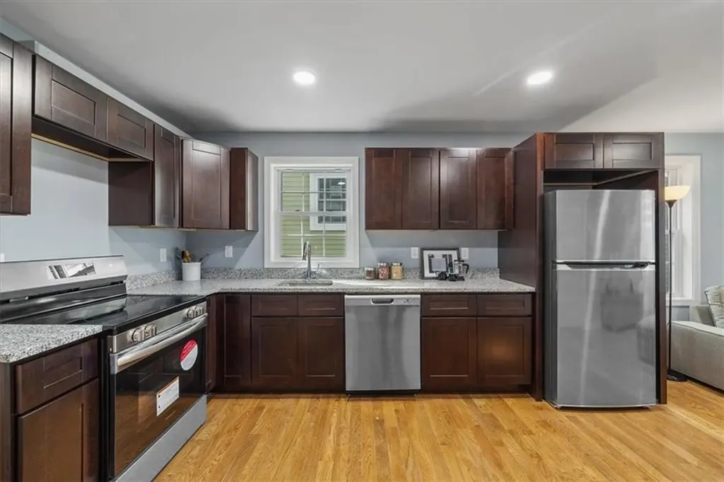 184 Oconnell Street Providence RI 02905