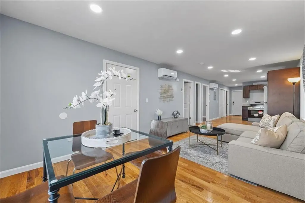 184 Oconnell Street Providence RI 02905