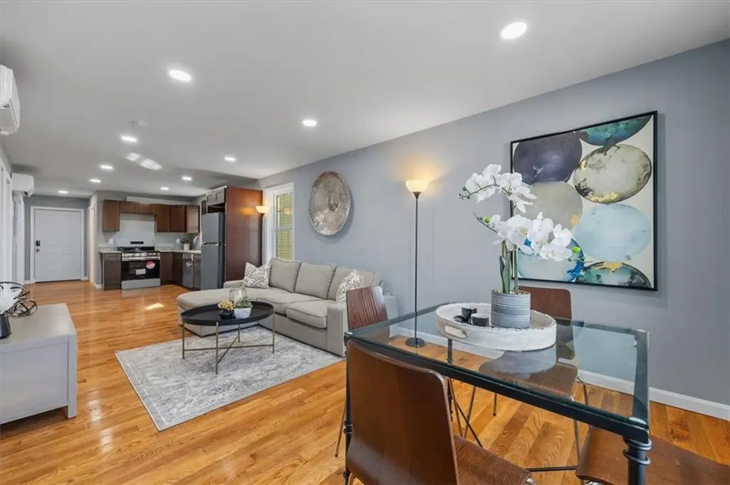 184 Oconnell Street Providence RI 02905