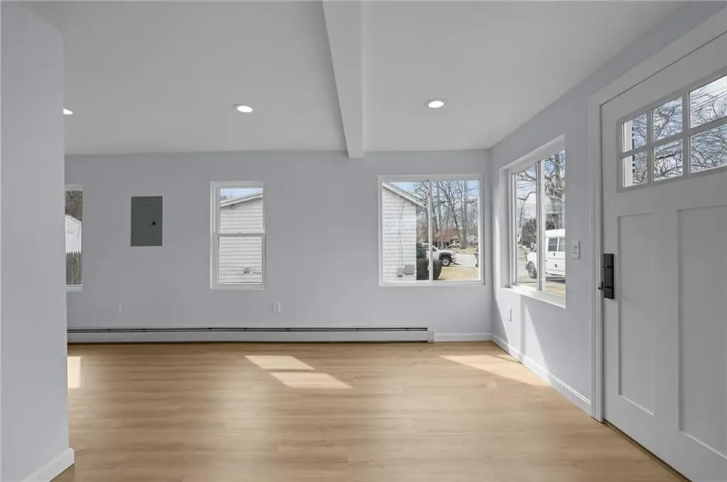 58 Verndale Street Warwick RI 02889