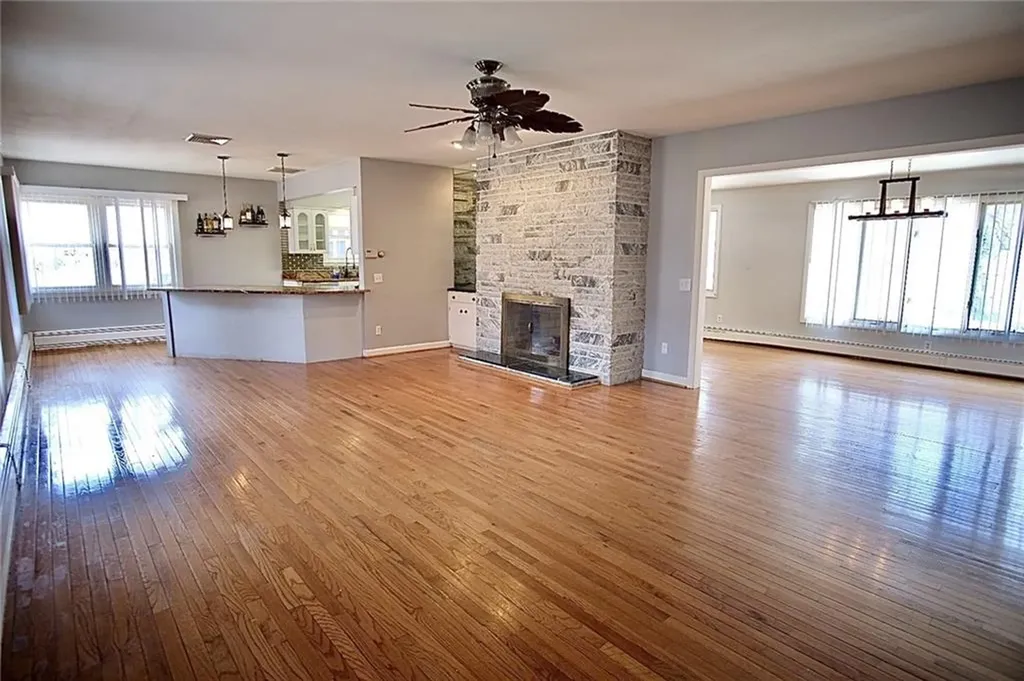 154 Twin Oak Drive Warwick RI 02889
