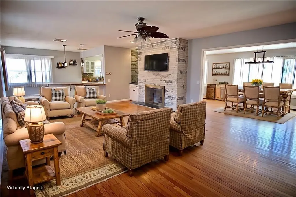 154 Twin Oak Drive Warwick RI 02889