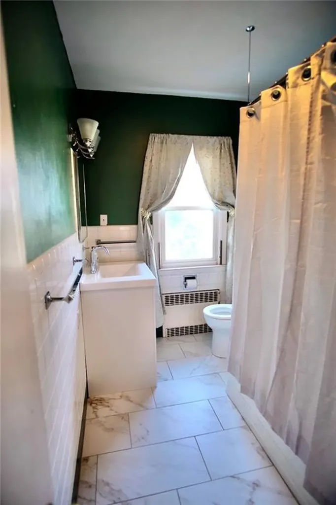 154 Twin Oak Drive Warwick RI 02889