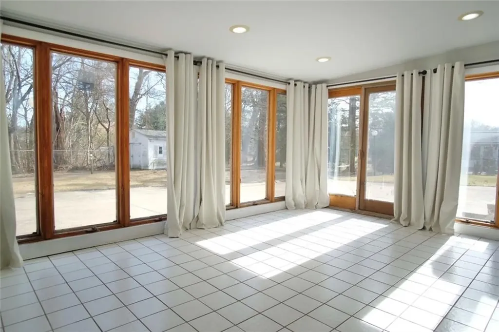 154 Twin Oak Drive Warwick RI 02889