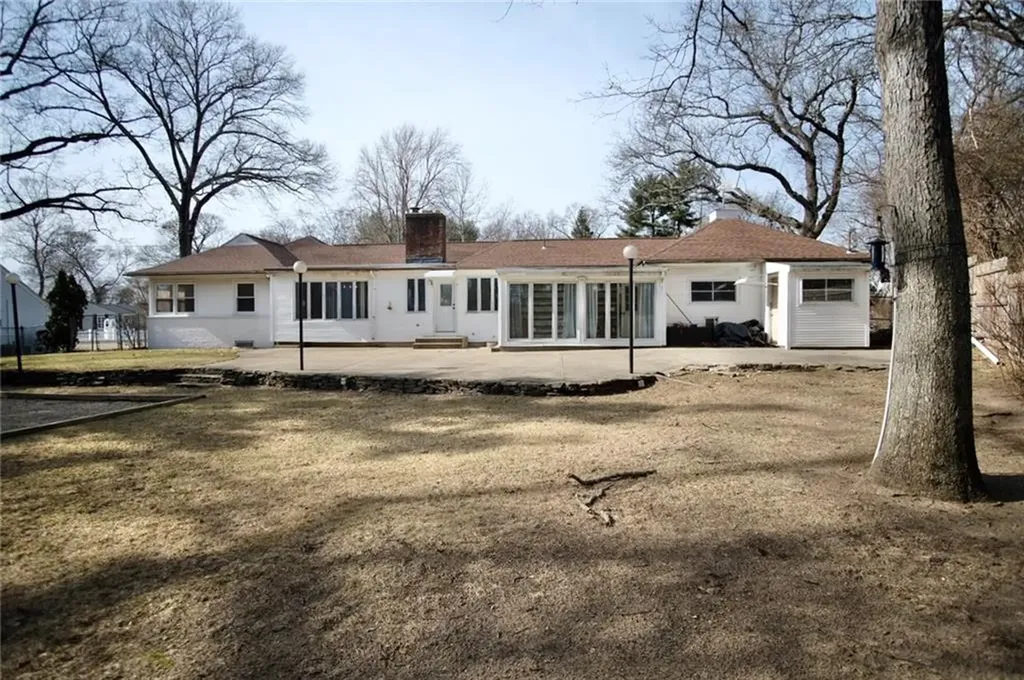154 Twin Oak Drive Warwick RI 02889