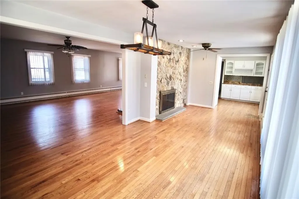 154 Twin Oak Drive Warwick RI 02889