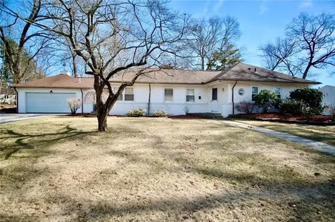 154 Twin Oak Drive Warwick RI 02889