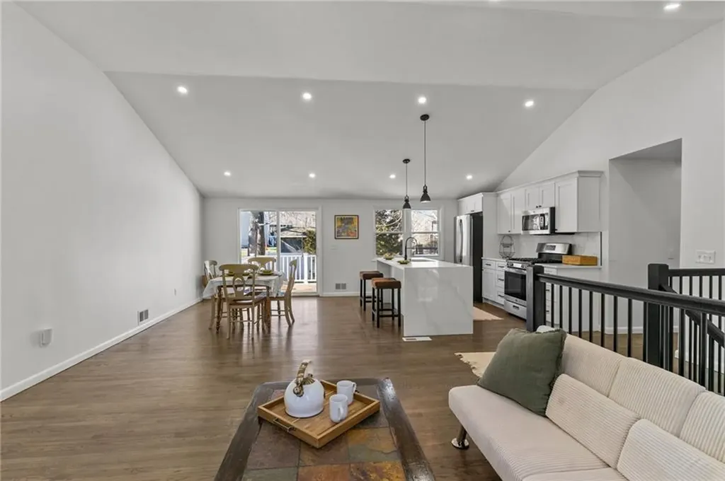 227 Stillwater Drive Warwick RI 02889