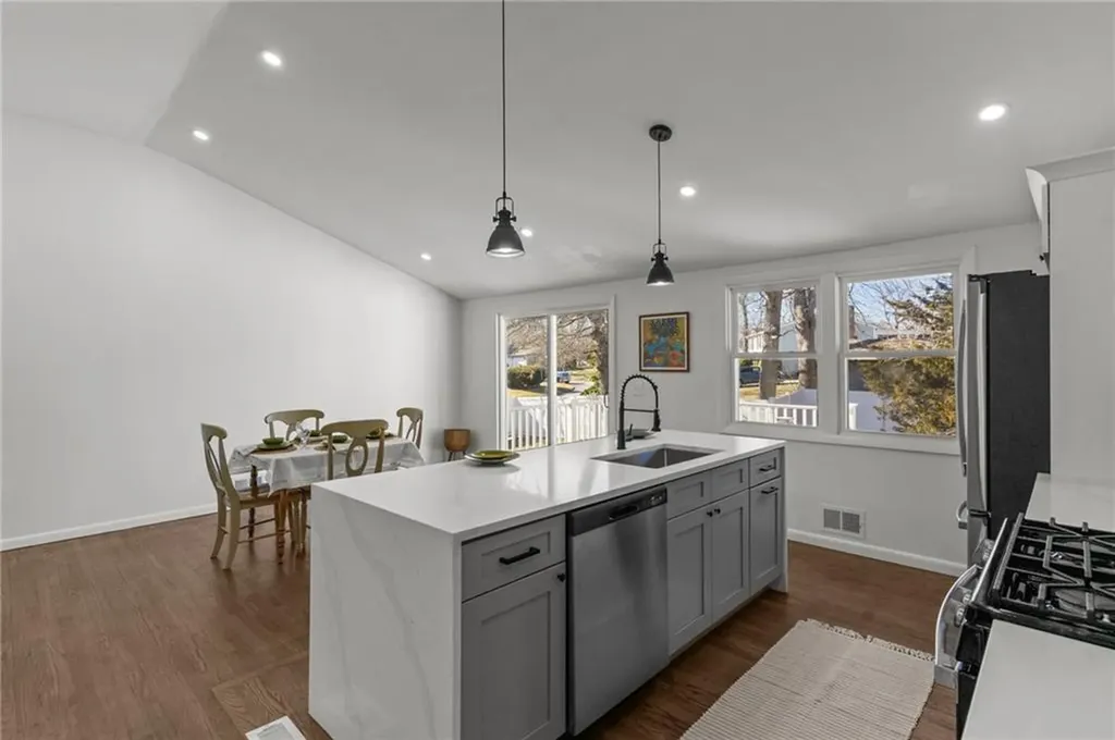 227 Stillwater Drive Warwick RI 02889