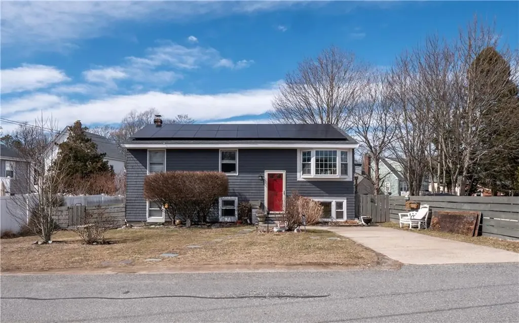 26 Smith Avenue Newport RI 02840